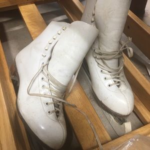 Ladies Reidell Professional Ice Skates